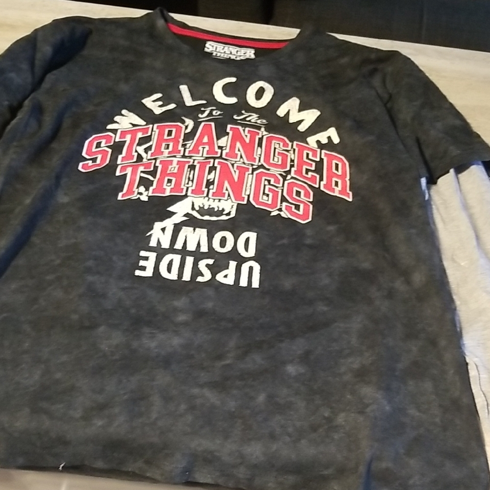 Stranger things Long Sleeve Tshirt Size med